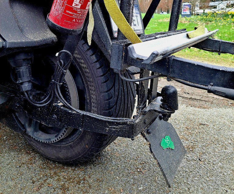 Puis-je tracter une remorque avec ma moto ?